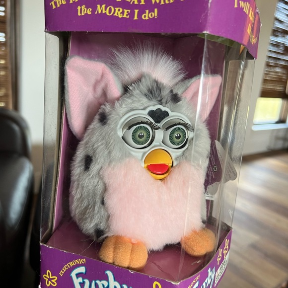 Furby with Spotted Fur in Box - Picture 2 of 6